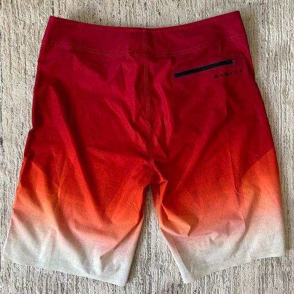 Mens Oakley Swim Shorts, Red NWOT - Picture 3 of 4
